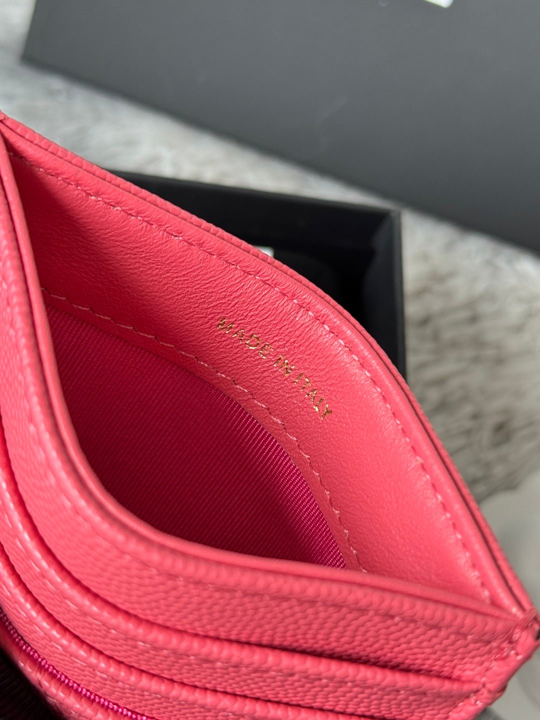 {Style No: SM8VCHNC} CHANEL 25S CARD HOLDER 11 IN WATERMELON CAVIAR GOLD HARDWARE - Image 8