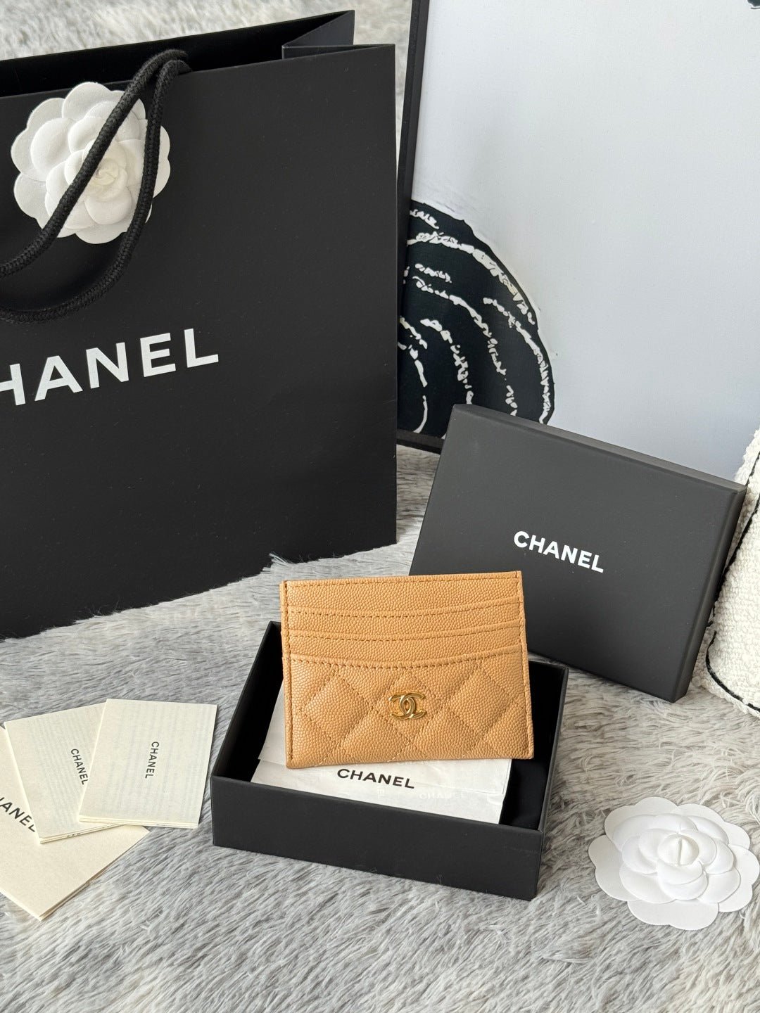 {Style No: BMMOR1V8} CHANEL 25S CARD HOLDER 11 IN GOLDEN CARAMEL CAVIAR GOLD HARDWARE - Image 3