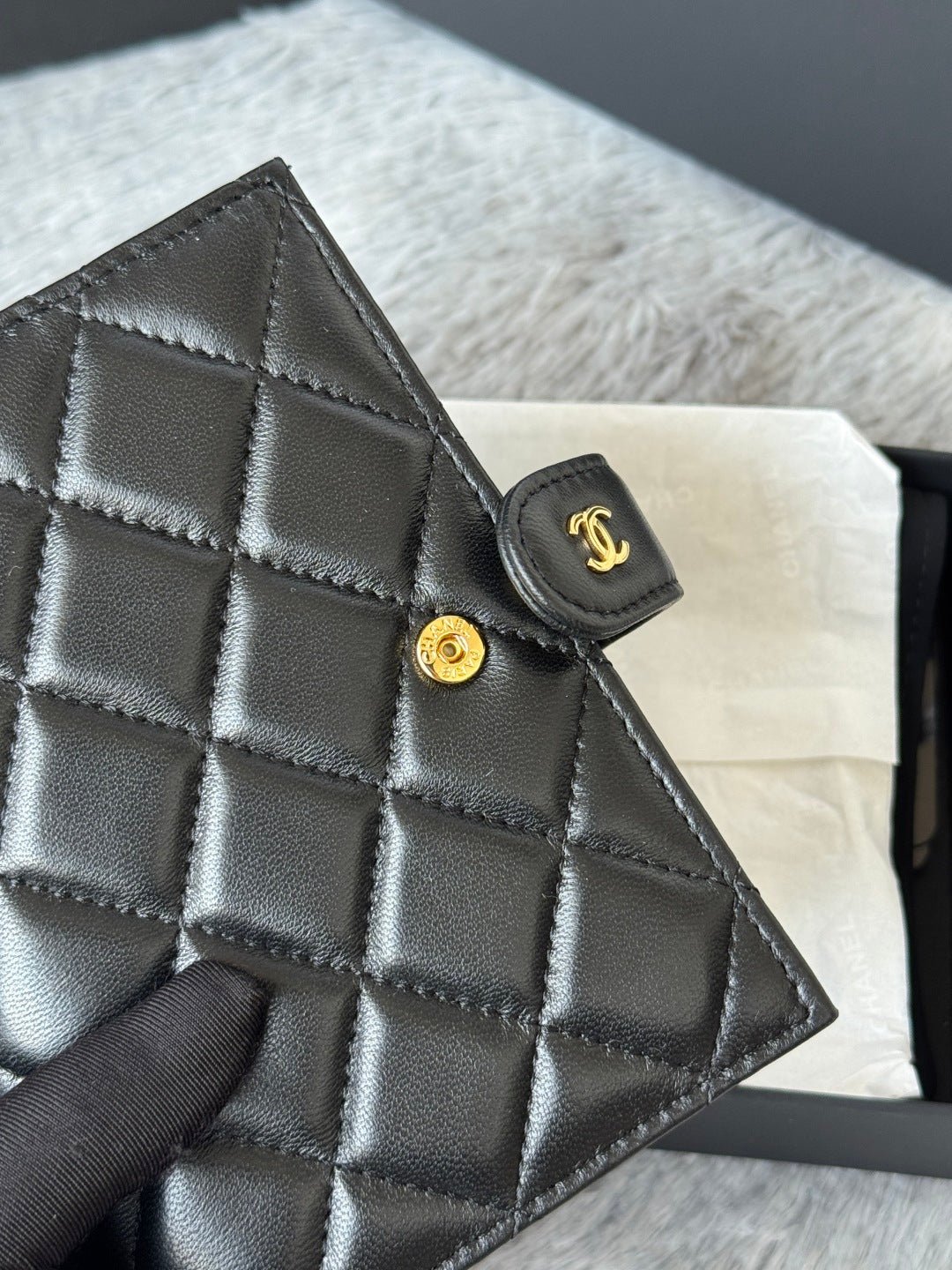 {Style No: QULV7J93} CHANEL 25S MULTI PURPOSE PASSPORT WALLET 15 IN BLACK LAMBSKIN GOLD HARDWARE - Image 3