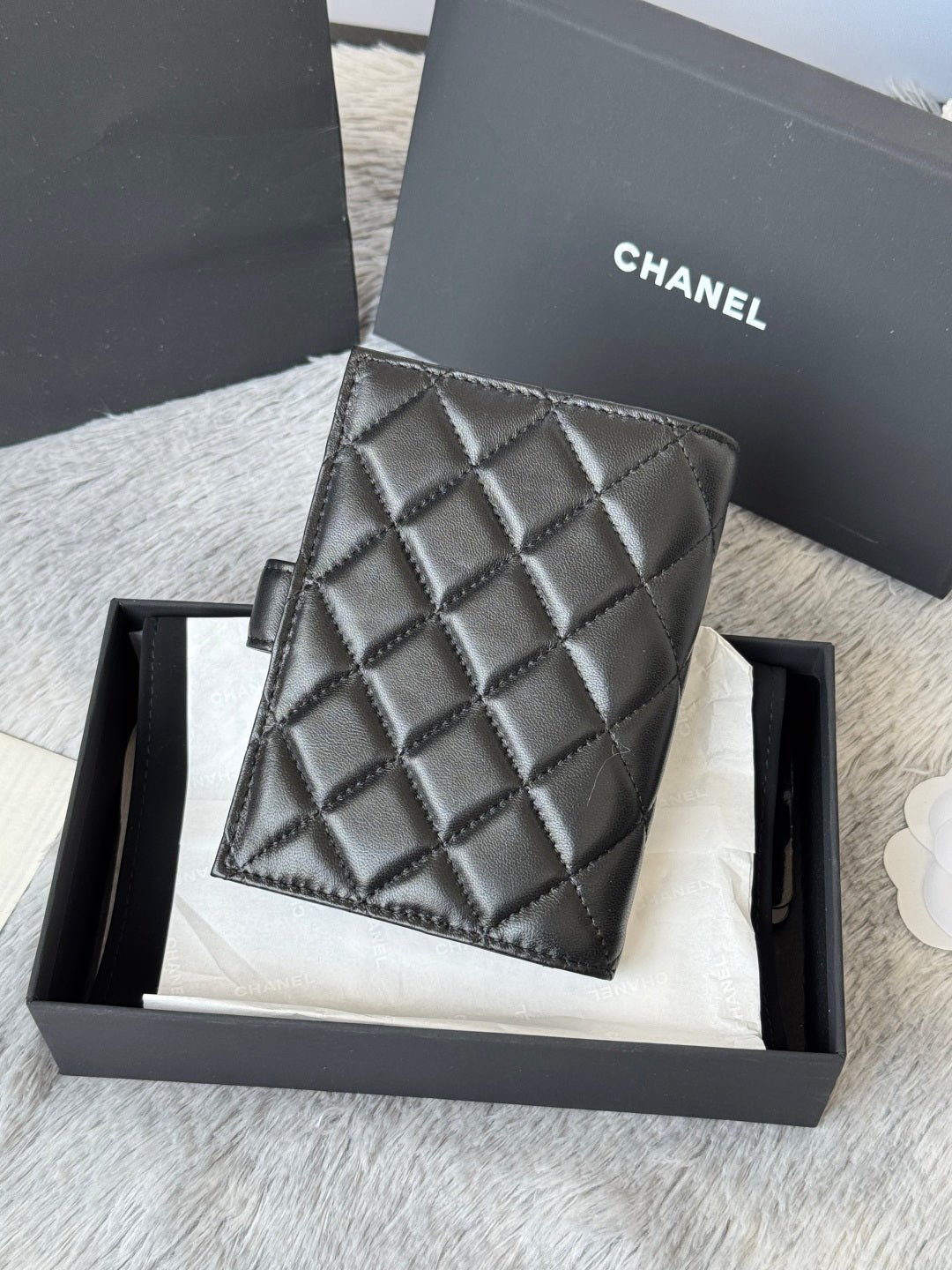 {Style No: QULV7J93} CHANEL 25S MULTI PURPOSE PASSPORT WALLET 15 IN BLACK LAMBSKIN GOLD HARDWARE - Image 2