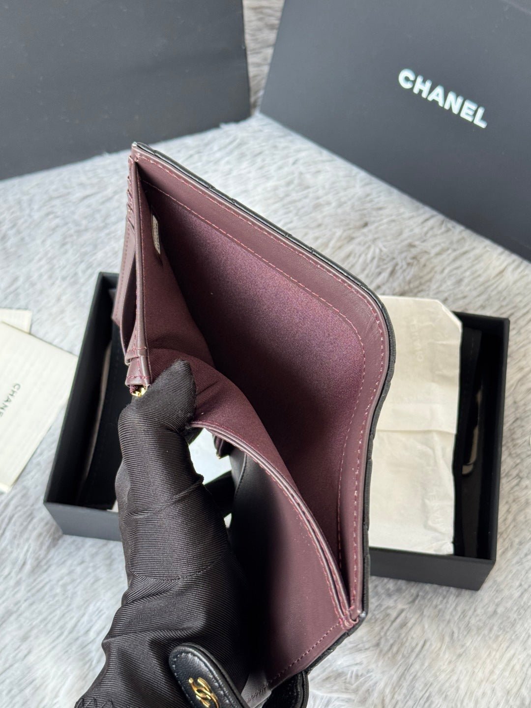 {Style No: QULV7J93} CHANEL 25S MULTI PURPOSE PASSPORT WALLET 15 IN BLACK LAMBSKIN GOLD HARDWARE - Image 5