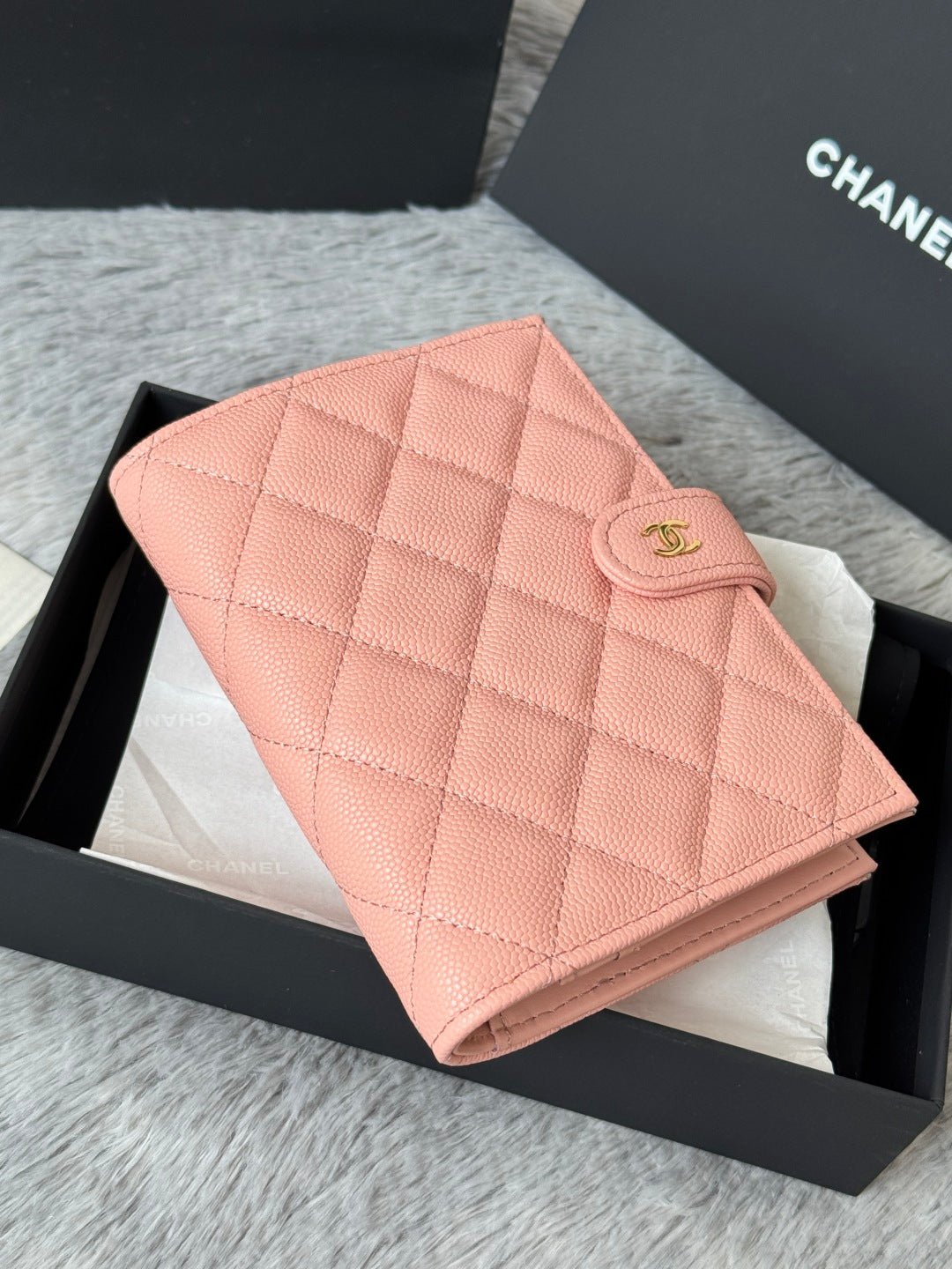 {Style No: 8J8B8DNQ} CHANEL 25S MULTI PURPOSE PASSPORT WALLET 15 IN PEACH PINK CALFSKIN GOLD HARDWARE - Image 11