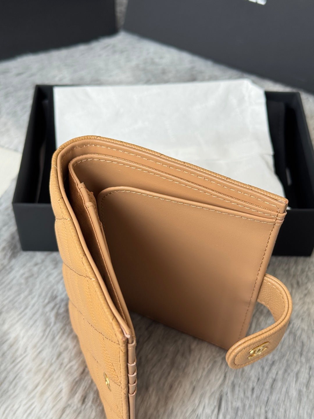 {Style No: NWPS4TYG} CHANEL 25S MULTI PURPOSE PASSPORT WALLET 15 IN GOLDEN CARAMEL CALFSKIN GOLD HARDWARE - Image 8