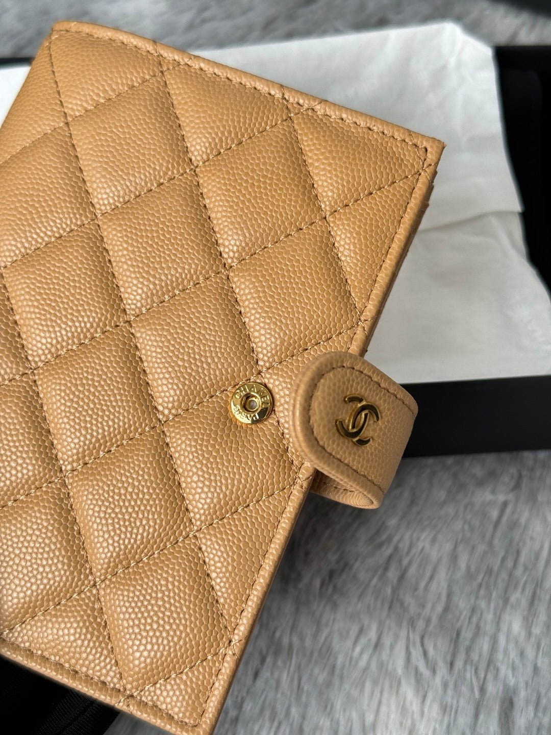 {Style No: NWPS4TYG} CHANEL 25S MULTI PURPOSE PASSPORT WALLET 15 IN GOLDEN CARAMEL CALFSKIN GOLD HARDWARE - Image 5