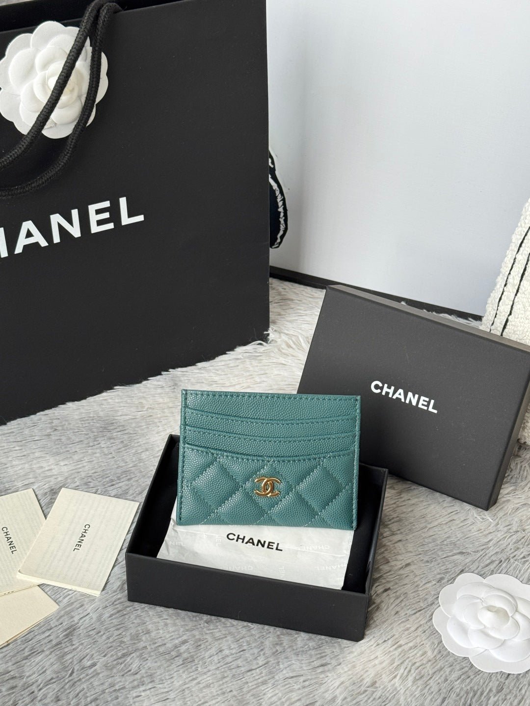 {Style No: WYAYBBUJ} CHANEL 25S CARD HOLDER 11 IN TROPICAL TEAL CAVIAR GOLD HARDWARE - Image 3