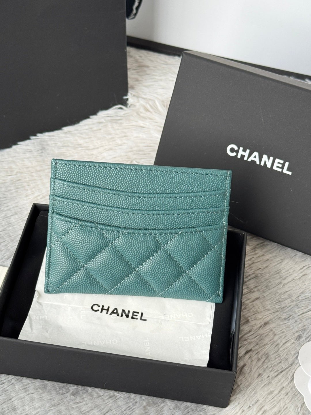 {Style No: WYAYBBUJ} CHANEL 25S CARD HOLDER 11 IN TROPICAL TEAL CAVIAR GOLD HARDWARE - Image 2