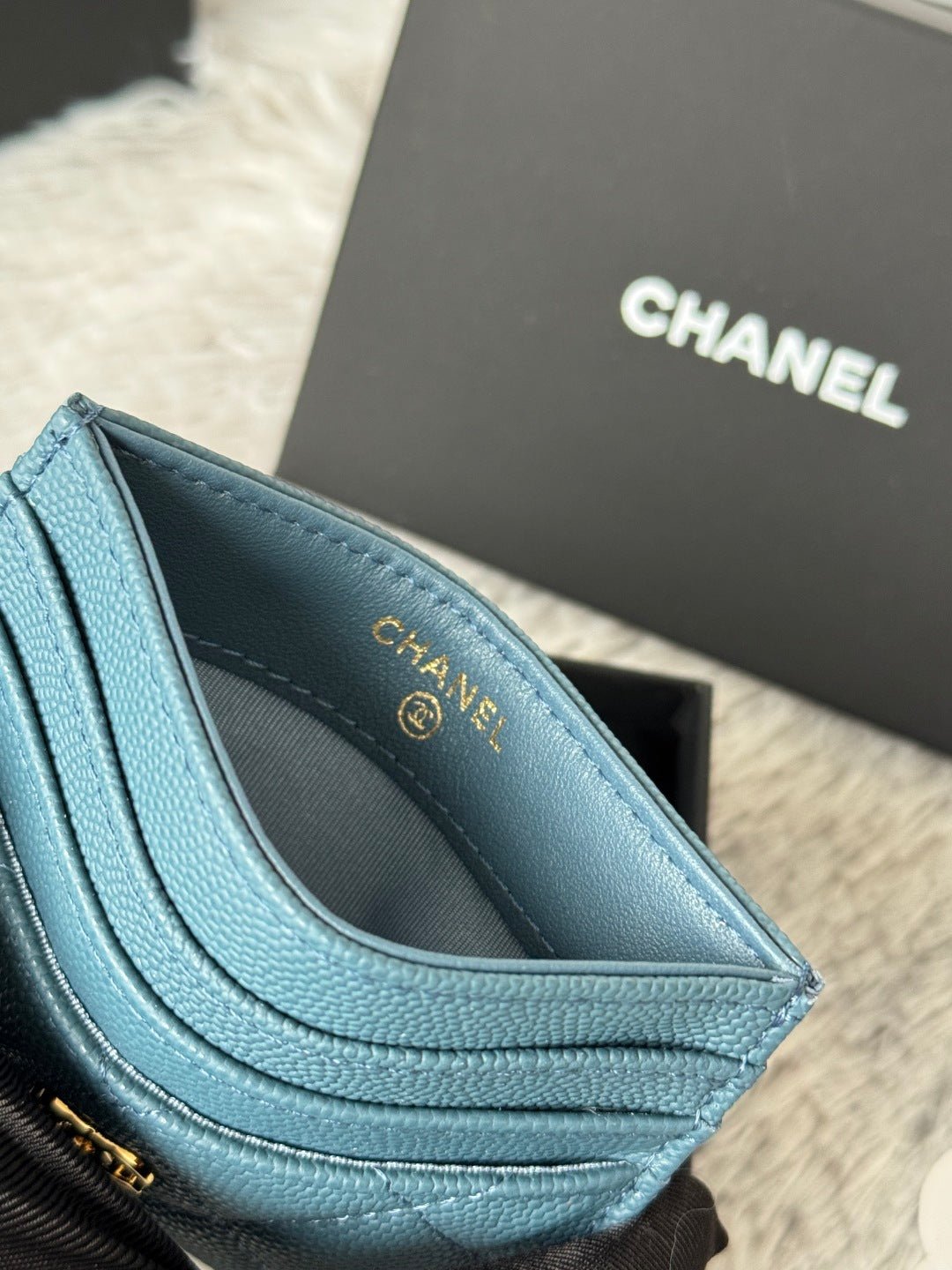 {Style No: 9HBDWLGS} CHANEL 25S CARD HOLDER 11 IN SLATE BLUE CAVIAR GOLD HARDWARE - Image 8
