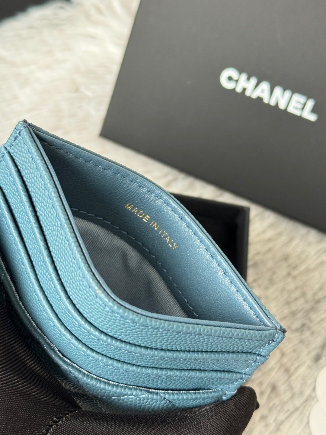 {Style No: 9HBDWLGS} CHANEL 25S CARD HOLDER 11 IN SLATE BLUE CAVIAR GOLD HARDWARE - Image 9