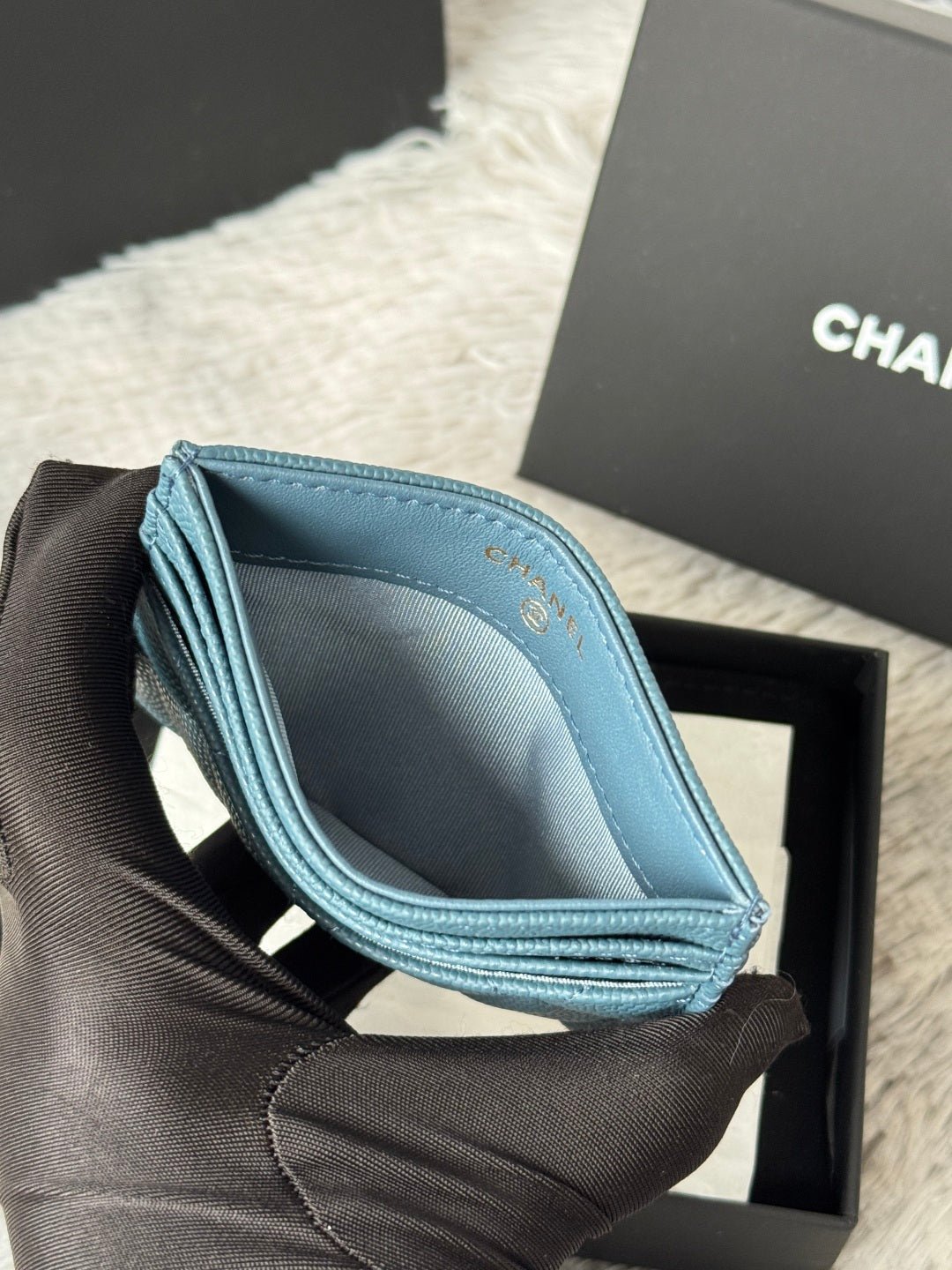 {Style No: 9HBDWLGS} CHANEL 25S CARD HOLDER 11 IN SLATE BLUE CAVIAR GOLD HARDWARE - Image 7