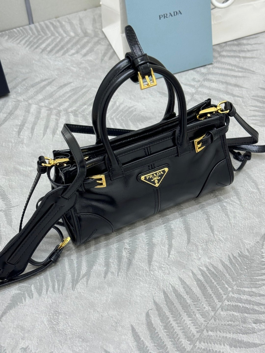 {Style No: XB5VUPEZ} PRADA 25S BONNIE MINI HANDBAG 23 IN BLACK CALFSKIN GOLD HARDWRE - Image 7