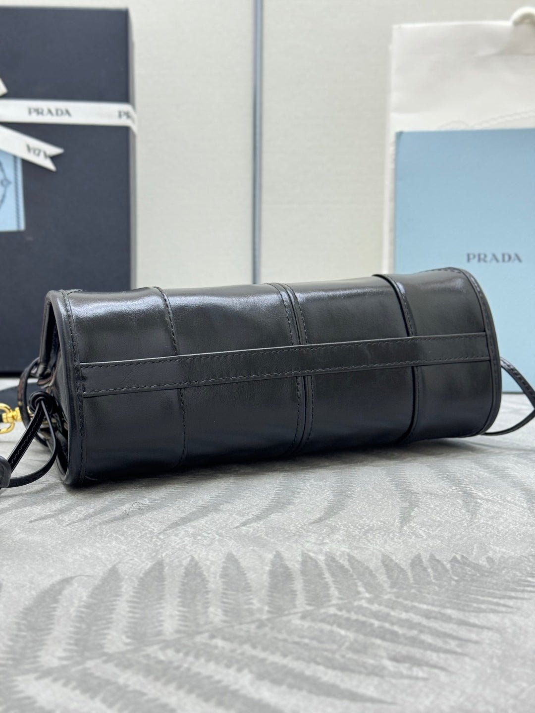 {Style No: XB5VUPEZ} PRADA 25S BONNIE MINI HANDBAG 23 IN BLACK CALFSKIN GOLD HARDWRE - Image 8