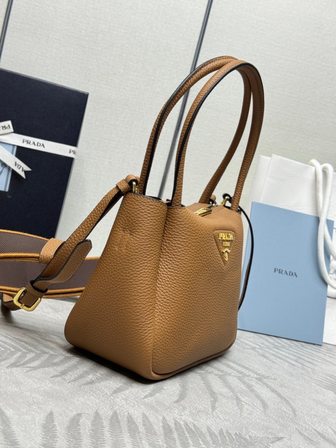 {Style No: RKXHOUH4} PRADA 25S SMALL BAG 23 IN CARAMEL CALFSKIN GOLD HARDWRE - Image 6