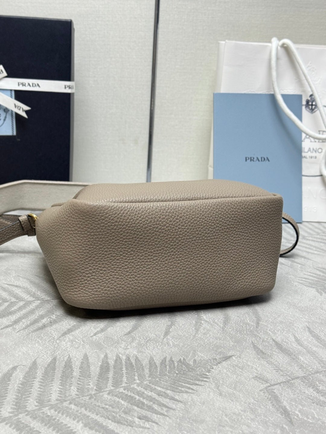 {Style No: FG5AG4A9} PRADA 25S SMALL BAG 23 IN TAUPE CALFSKIN GOLD HARDWRE - Image 8