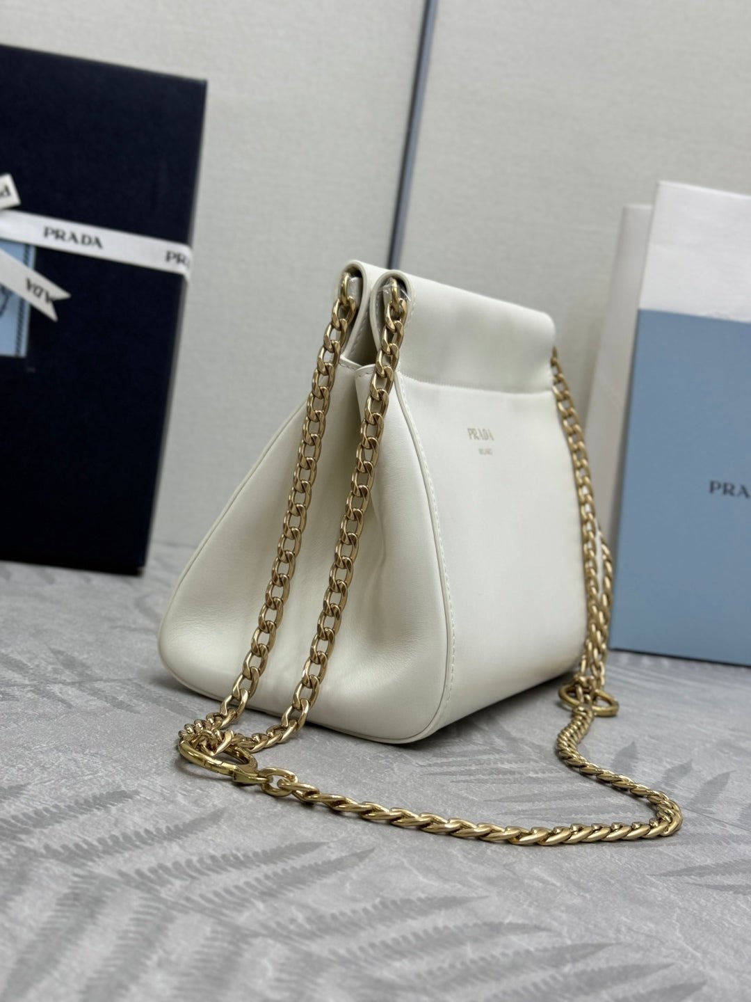 {Style No: MZKLUCDZ} PRADA 25S ENCHAINE MINI BAG 22 IN WHITE CALFSKIN GOLD HARDWARE - Image 3