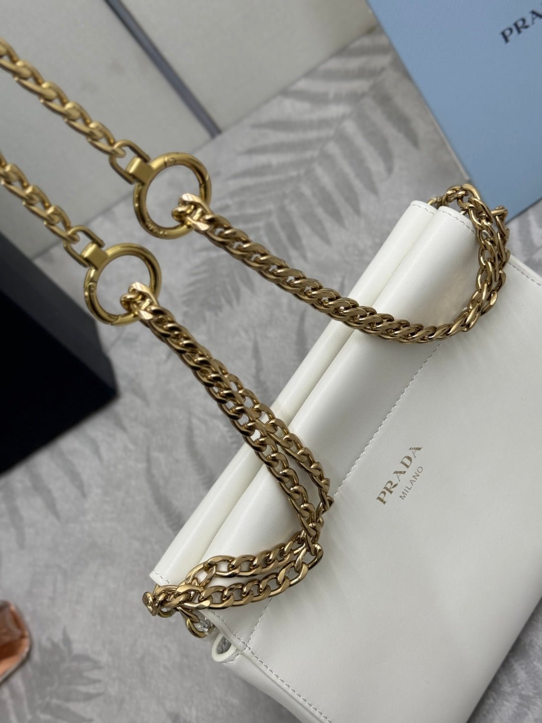 {Style No: MZKLUCDZ} PRADA 25S ENCHAINE MINI BAG 22 IN WHITE CALFSKIN GOLD HARDWARE - Image 5