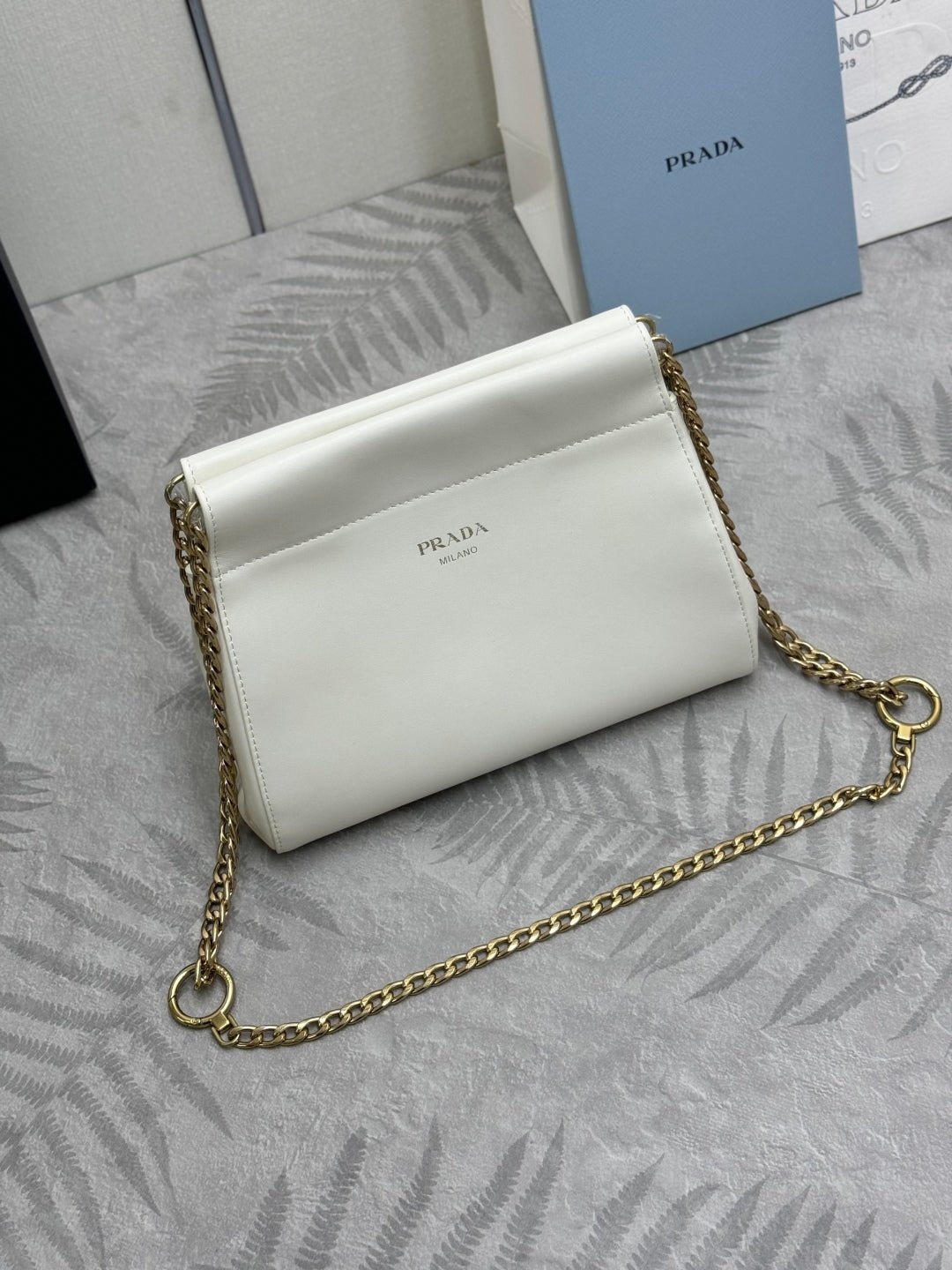 {Style No: MZKLUCDZ} PRADA 25S ENCHAINE MINI BAG 22 IN WHITE CALFSKIN GOLD HARDWARE - Image 6