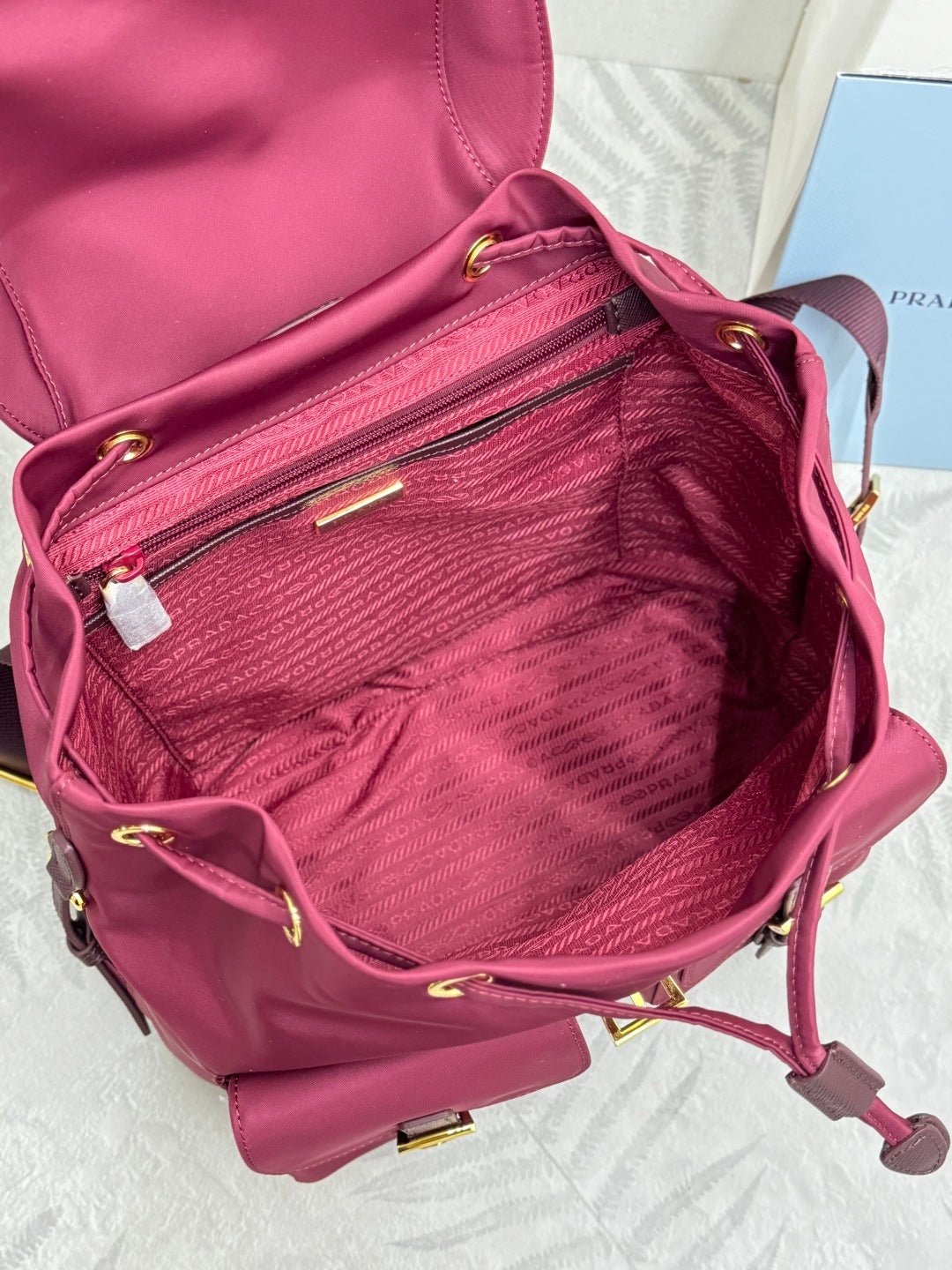 {Style No: KV9WN4HK} PRADA 25S RE-EDITION 1978 SMALL BACKPACK 32 IN BURGUNDY RE-NYLON - Image 5