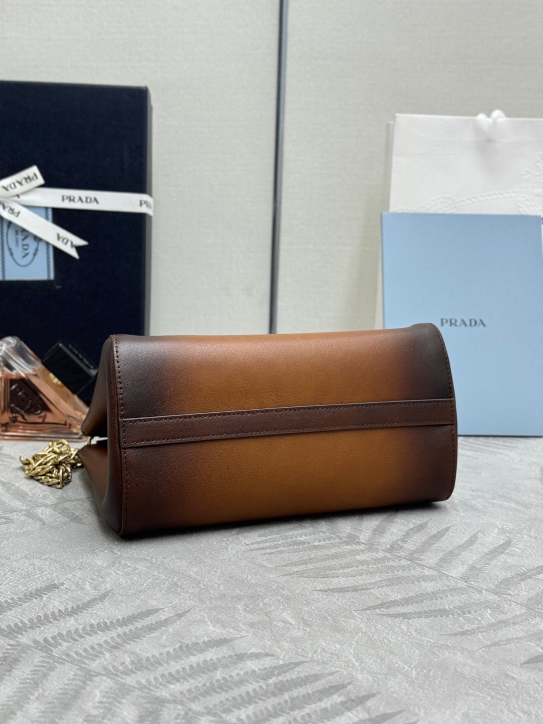 {Style No: FJDHQZNM} PRADA 25S ENCHAINE MINI BAG 22 IN COGNAC CALFSKIN GOLD HARDWARE - Image 9
