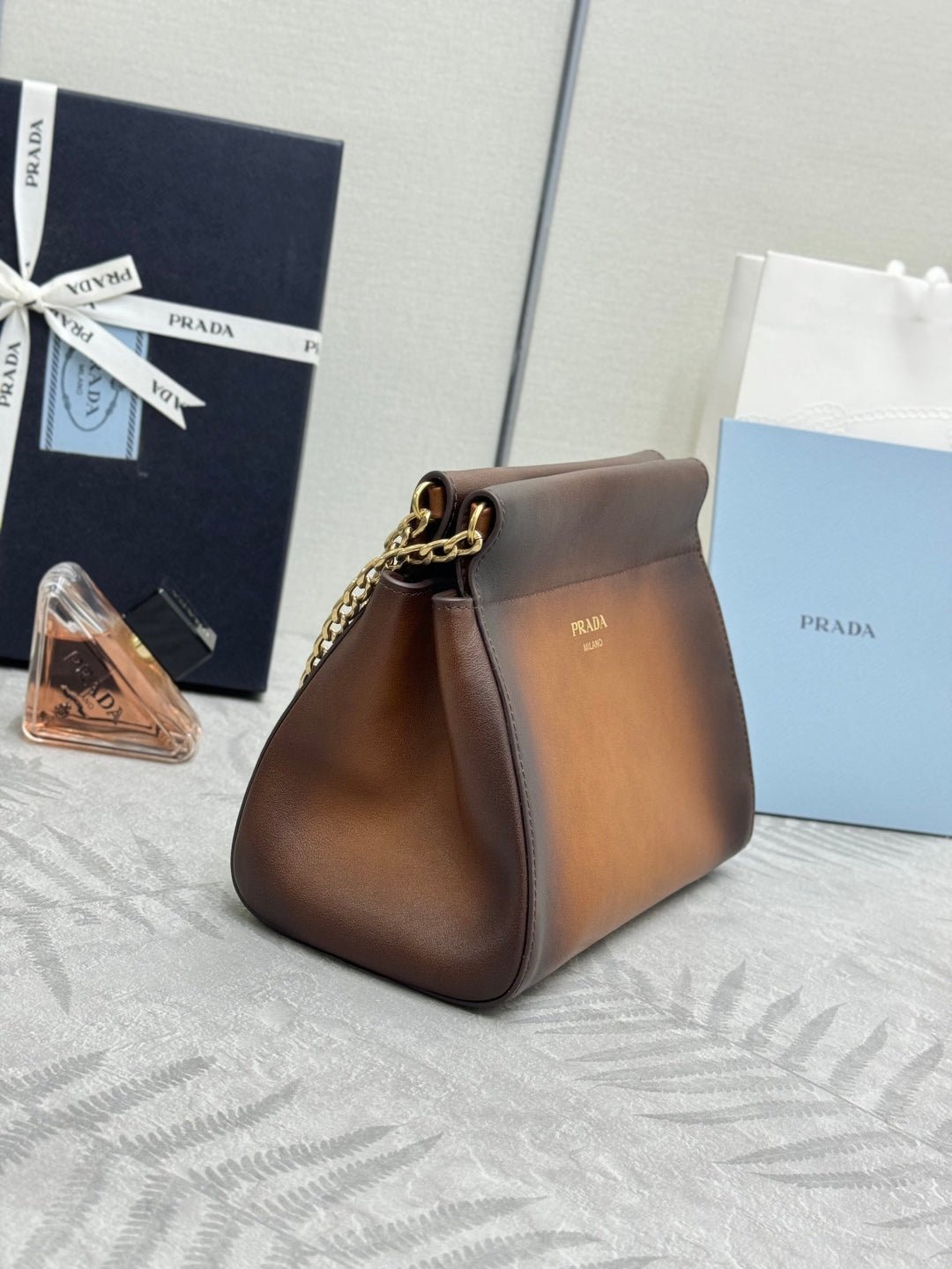 {Style No: FJDHQZNM} PRADA 25S ENCHAINE MINI BAG 22 IN COGNAC CALFSKIN GOLD HARDWARE - Image 8