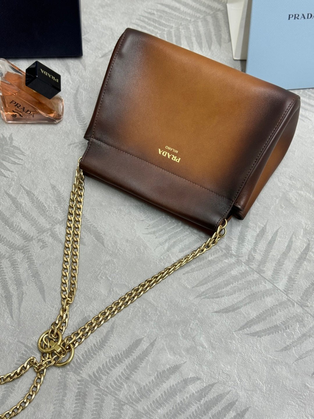 {Style No: FJDHQZNM} PRADA 25S ENCHAINE MINI BAG 22 IN COGNAC CALFSKIN GOLD HARDWARE - Image 6