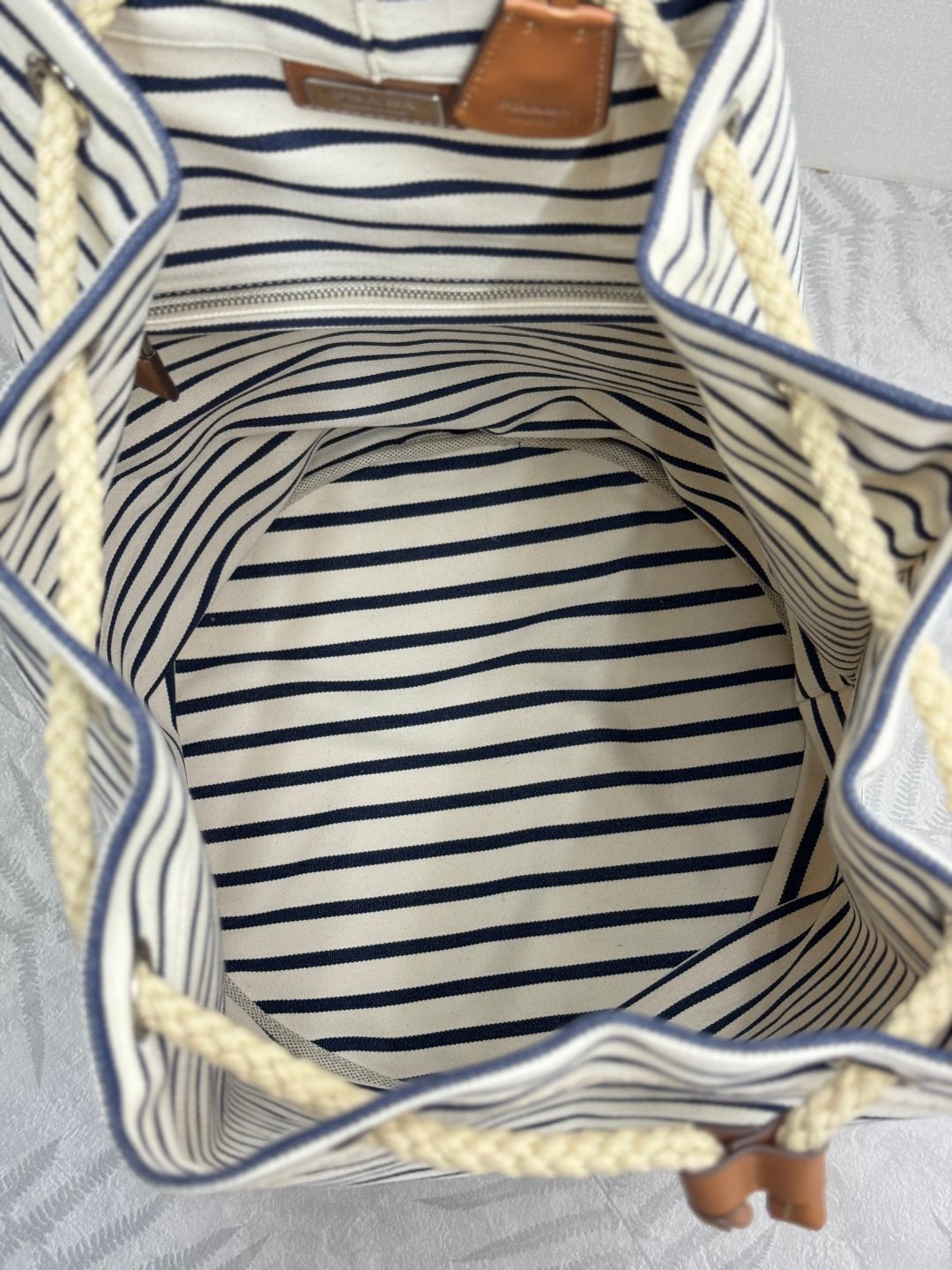 {Style No: 8PGOHVDT} PRADA 25S DRAWSTRING BACKPACK 55 IN HORIZONTAL STRIPES CANVAS SILVER HARDWRE - Image 4