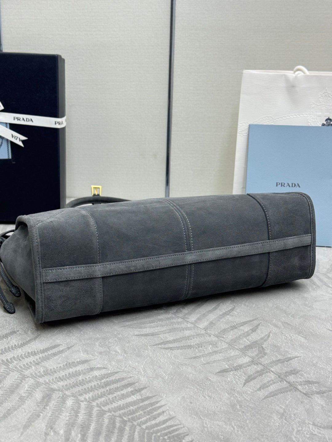 {Style No: FDPITRX6} PRADA 25S BONNIE LARGE HANDBAG 38 IN DARK GRAY SUEDE GOLD HARDWARE - Image 8