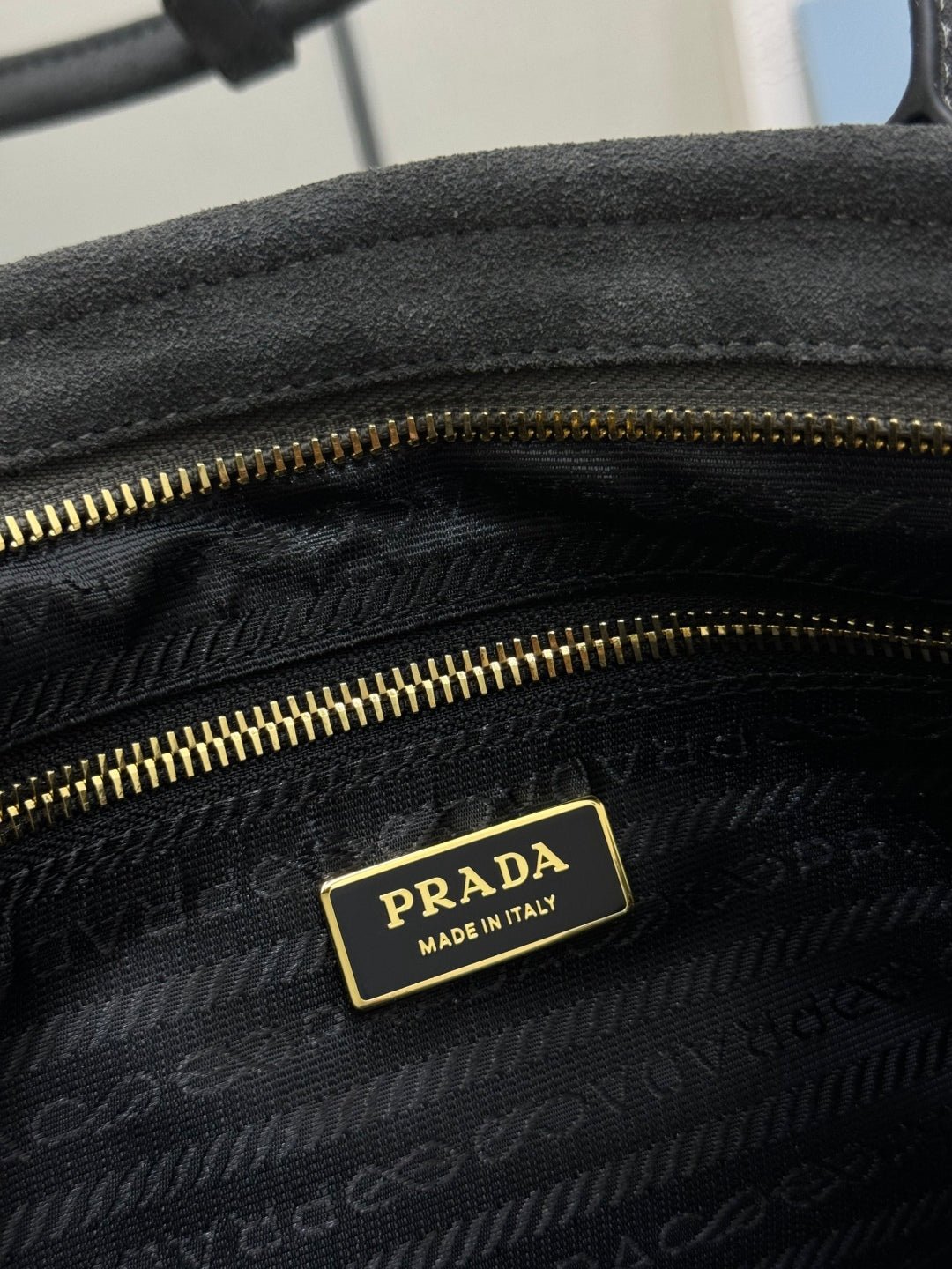 {Style No: FDPITRX6} PRADA 25S BONNIE LARGE HANDBAG 38 IN DARK GRAY SUEDE GOLD HARDWARE - Image 9
