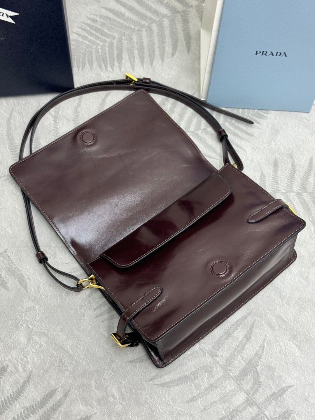 {Style No: YKC86GD1} PRADA 25S SHOULDER BAG 23 IN DARK BROWN CALFSKIN GOLD HARDWARE - Image 6