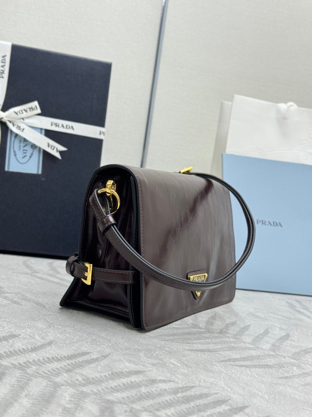 {Style No: ZTGXHQ1B} PRADA 25S SHOULDER BAG 23 IN DARK BROWN CALFSKIN GOLD HARDWRE - Image 4