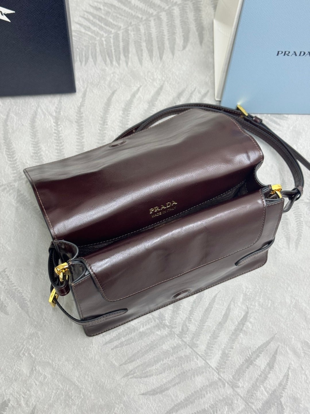 {Style No: YKC86GD1} PRADA 25S SHOULDER BAG 23 IN DARK BROWN CALFSKIN GOLD HARDWARE - Image 5