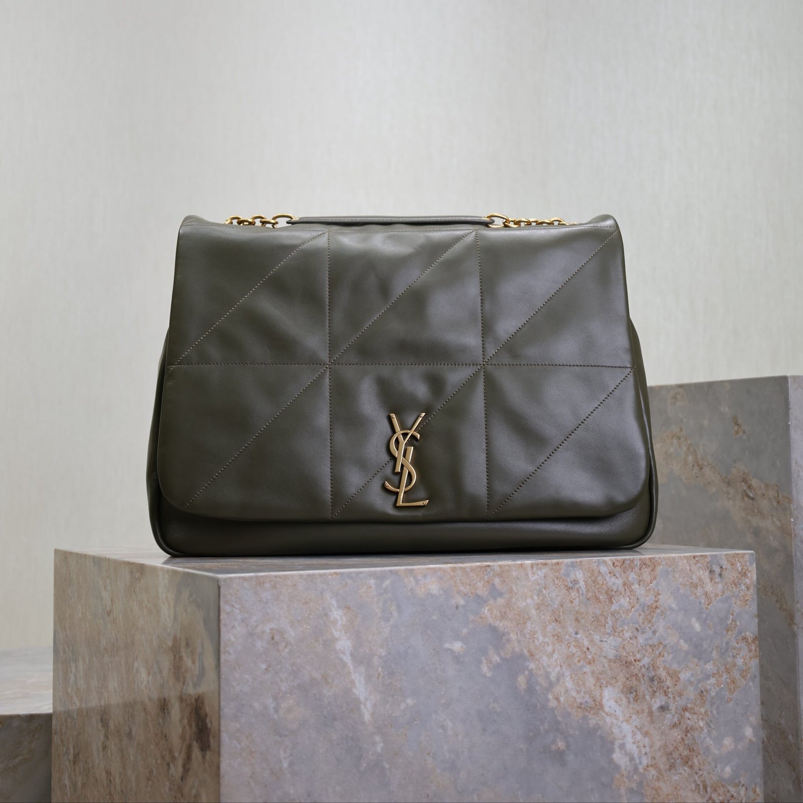 {Style No: 1FDDL7DI} YSL 25S LARGE JAMIE 43 IN LIGHT MUSK LAMBSKIN GOLD HARDWRE
