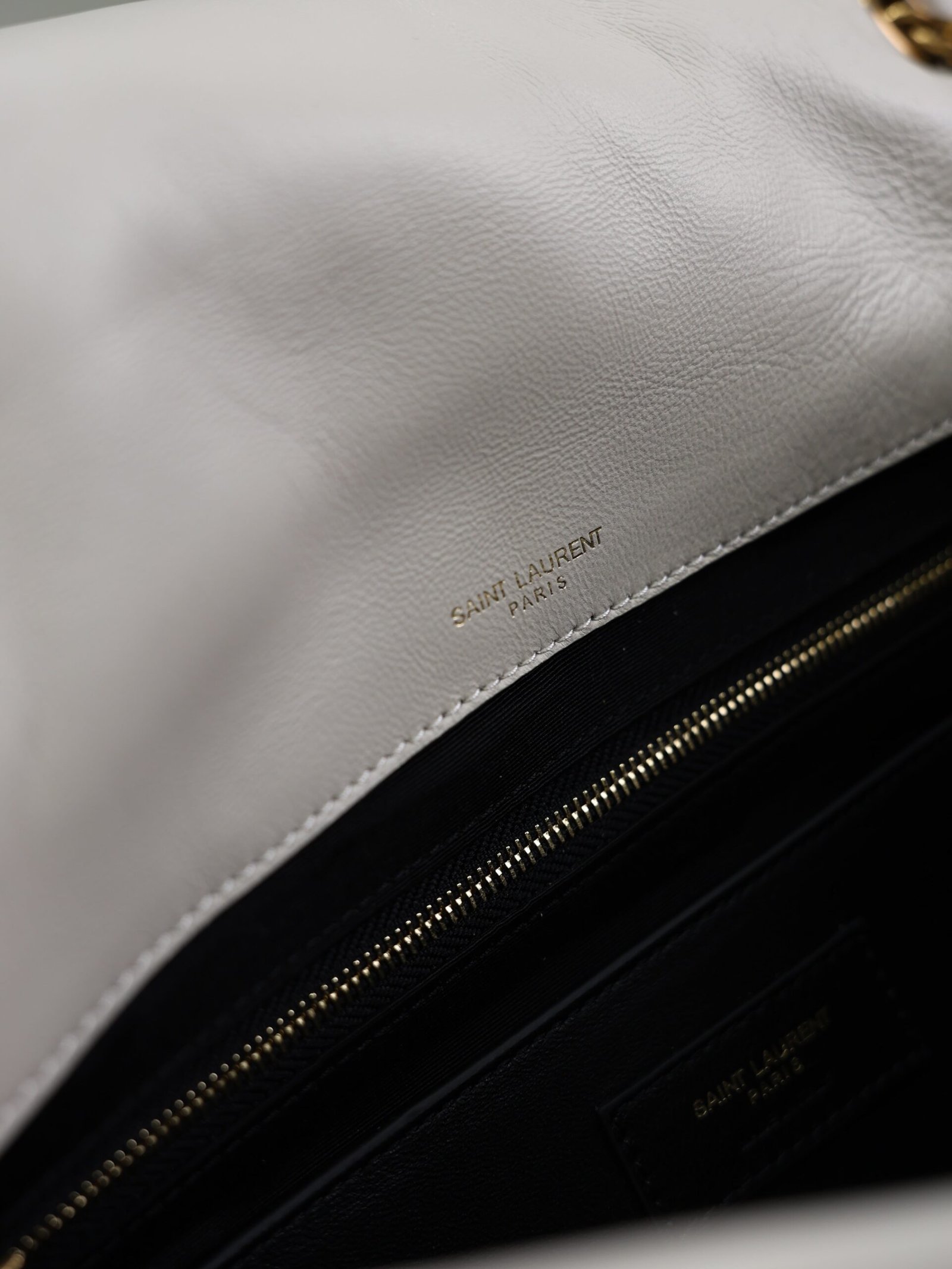 {Style No: HJRO8BBU} YSL 25S JAMIE 4.3 29 IN BLANC VINTAGE LAMBSKIN GOLD HARDWARE - Image 9