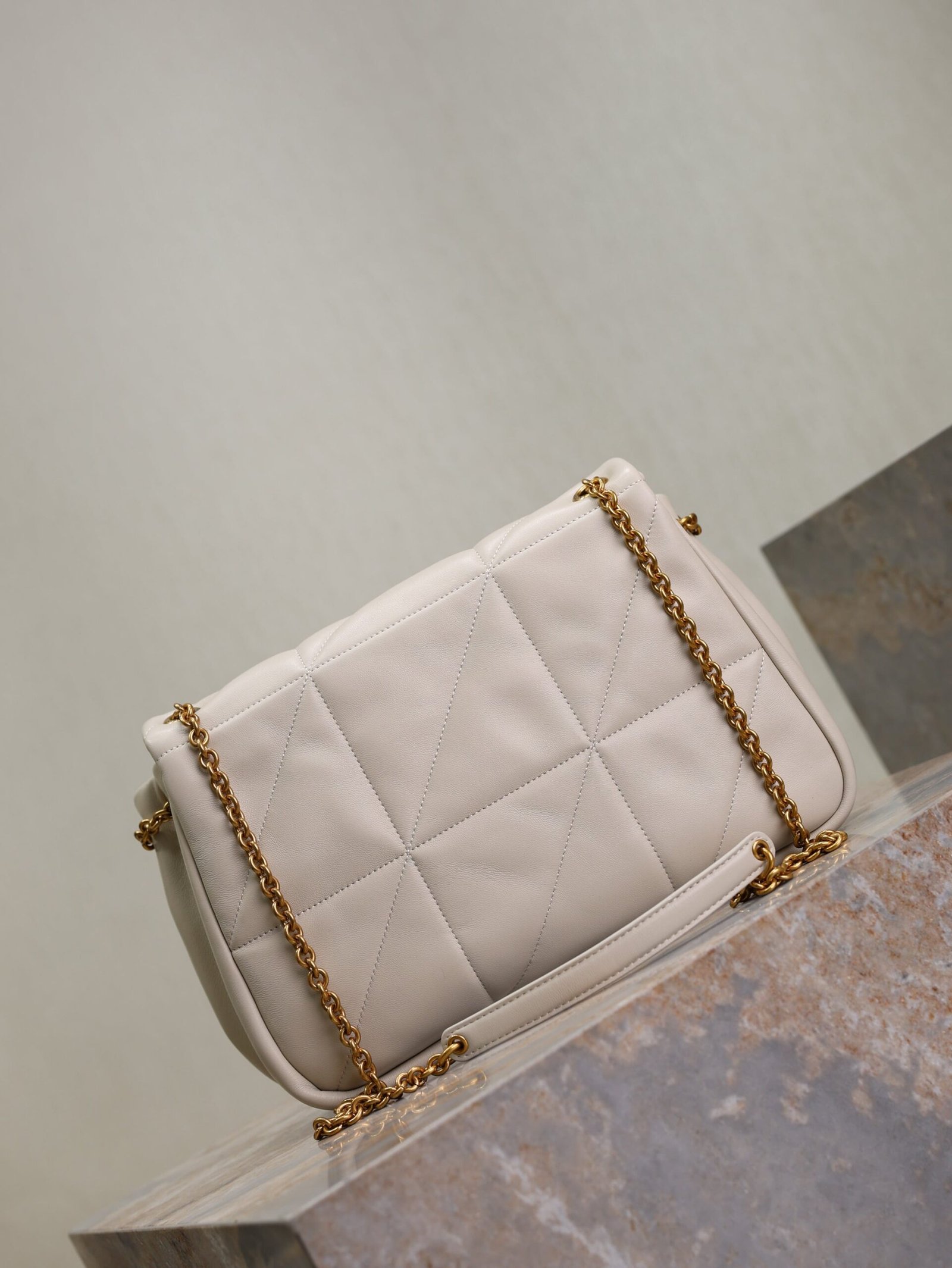 {Style No: HJRO8BBU} YSL 25S JAMIE 4.3 29 IN BLANC VINTAGE LAMBSKIN GOLD HARDWARE - Image 2