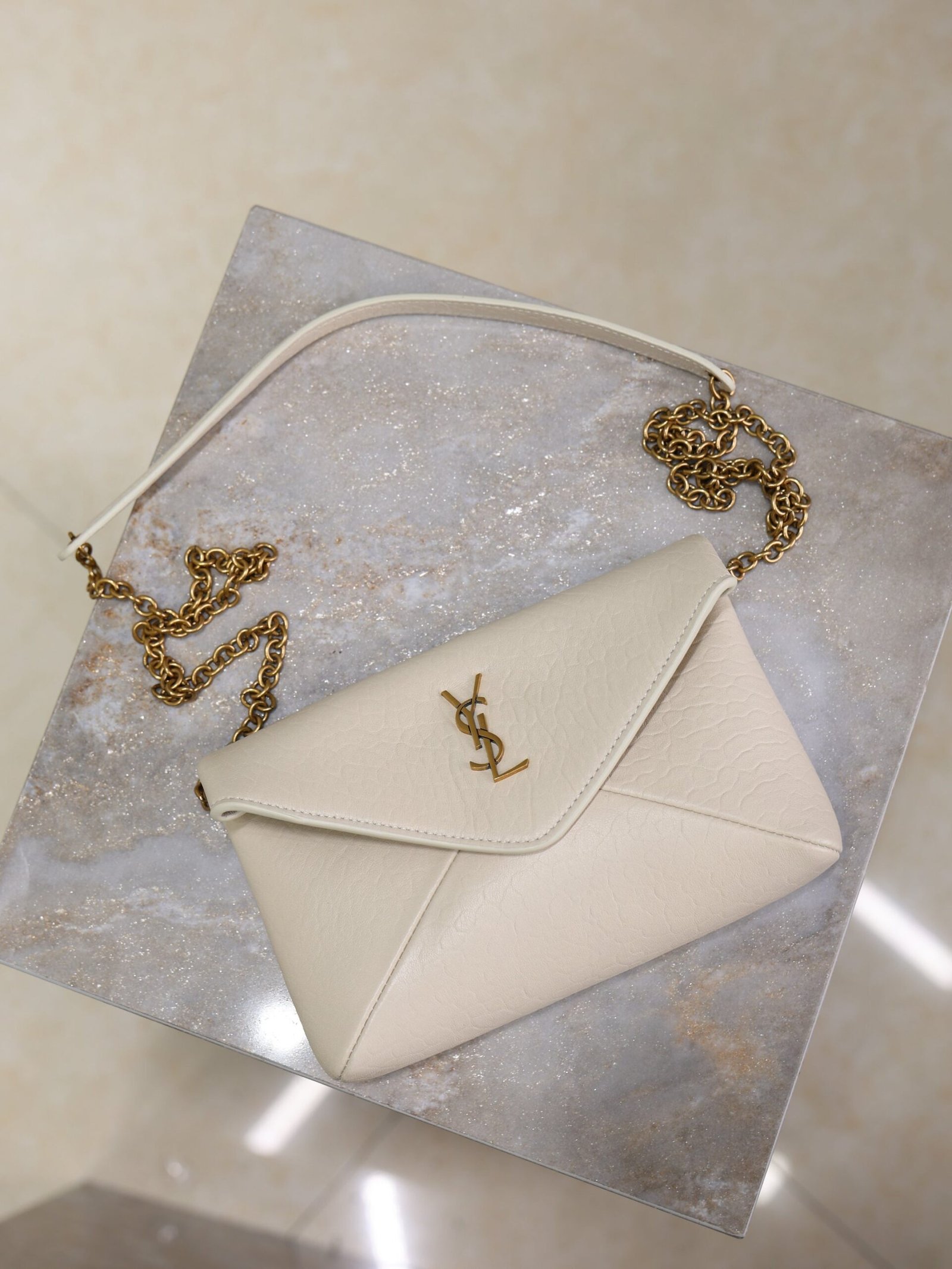 {Style No: JLNEQ39X} YSL 25S CALYPSO MINI 19 IN BLANC VINTAGE LAMBSKIN GOLD HARDWARE - Image 6