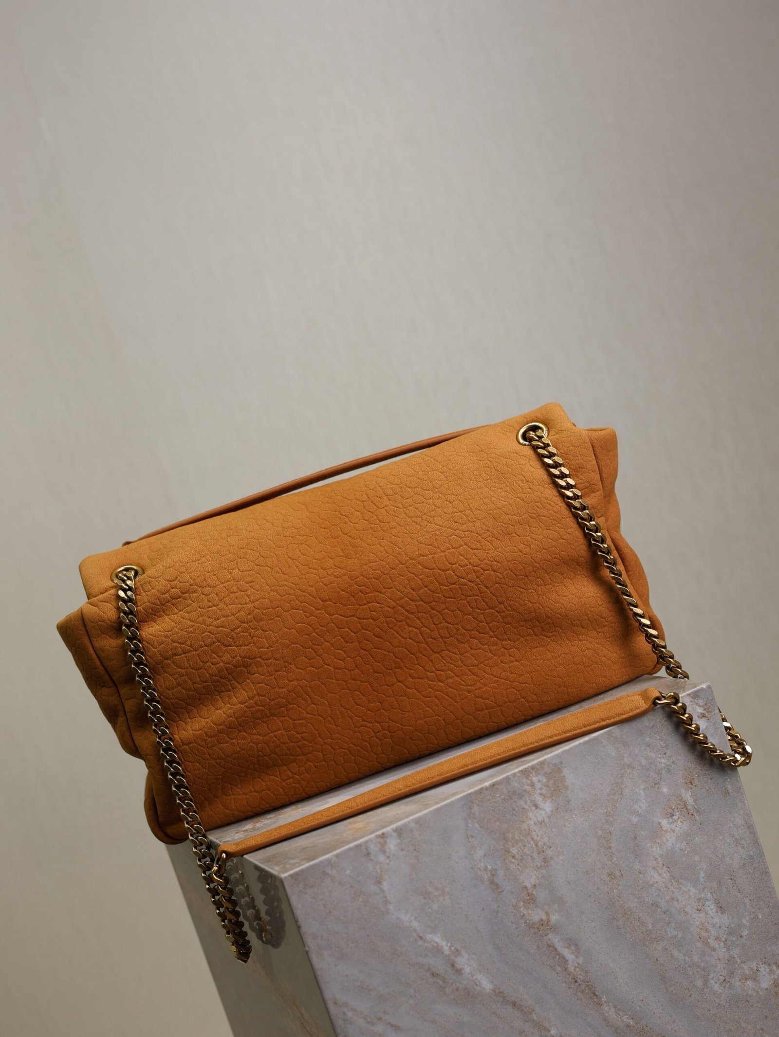 {Style No: QCGFEHLY} YSL 25S CALYPSO GM 38 IN BURNT ORANGE GRAINED CALFSKIN GOLD HARDWARE - Image 2