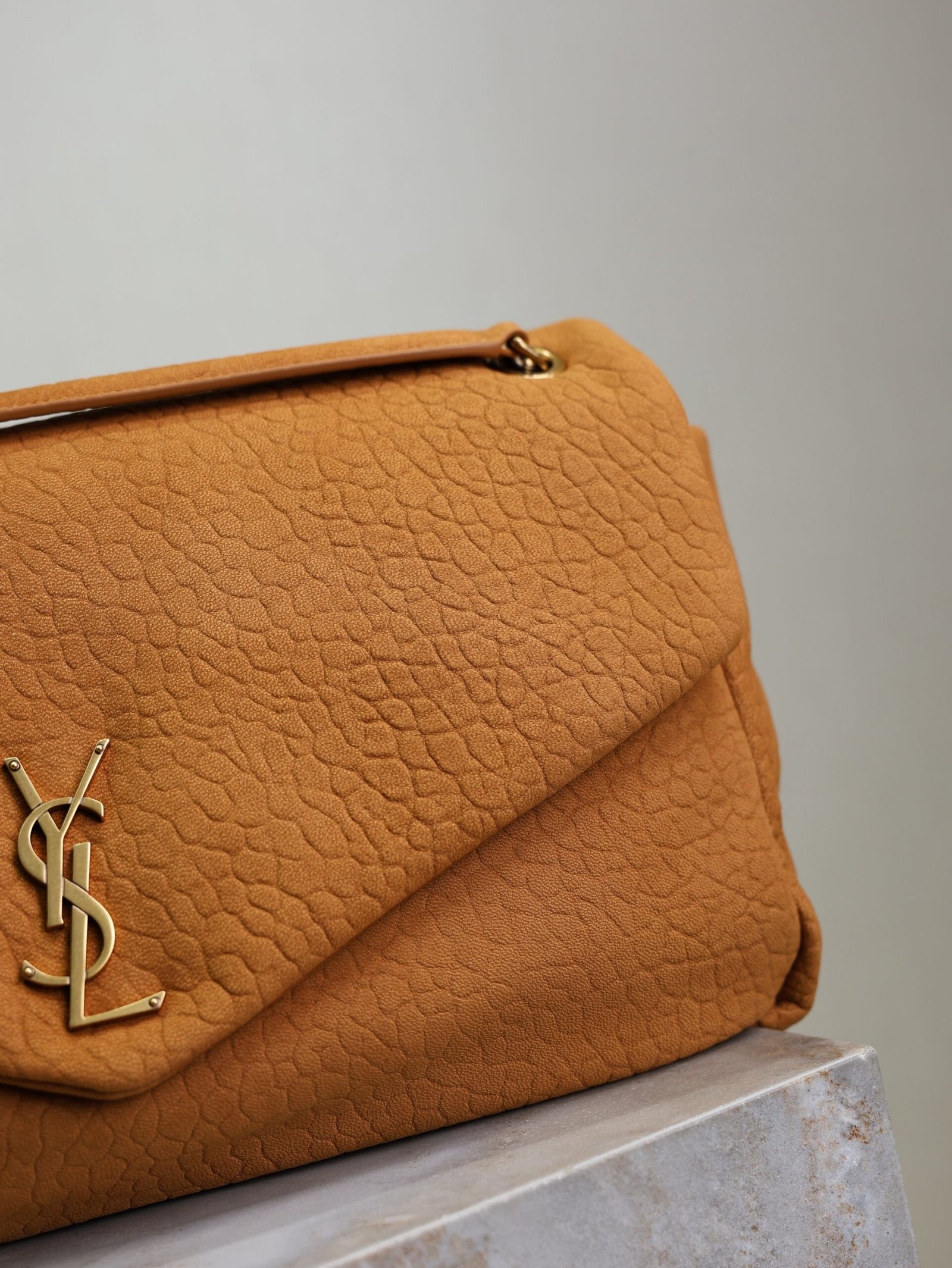 {Style No: QCGFEHLY} YSL 25S CALYPSO GM 38 IN BURNT ORANGE GRAINED CALFSKIN GOLD HARDWARE - Image 4