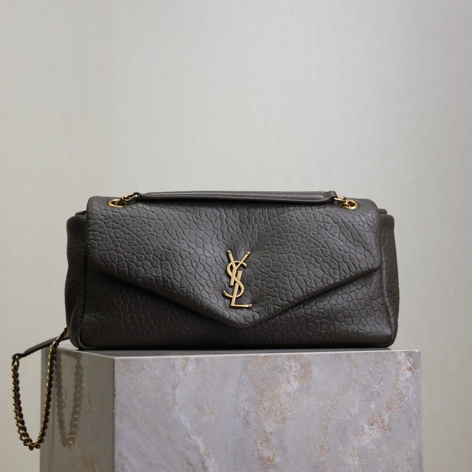 {Style No: OTDFXFQE} YSL 25S CALYPSO 30 IN DARK OLIVE GRAINED CALFSKIN GOLD HARDWRE