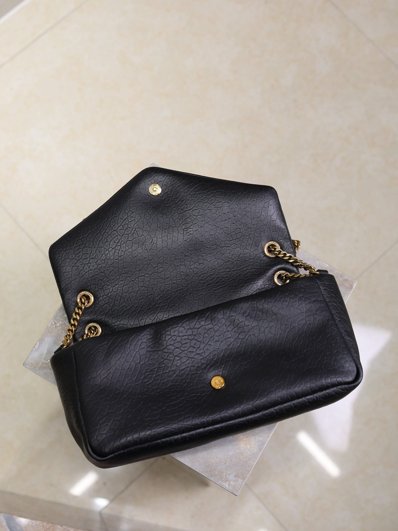 {Style No: T2QXCRRH} YSL 25S CALYPSO 30 IN BLACK GRAINED CALFSKIN GOLD HARDWARE - Image 6