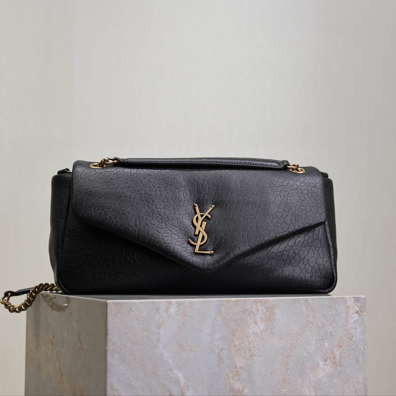 {Style No: T2QXCRRH} YSL 25S CALYPSO 30 IN BLACK GRAINED CALFSKIN GOLD HARDWARE