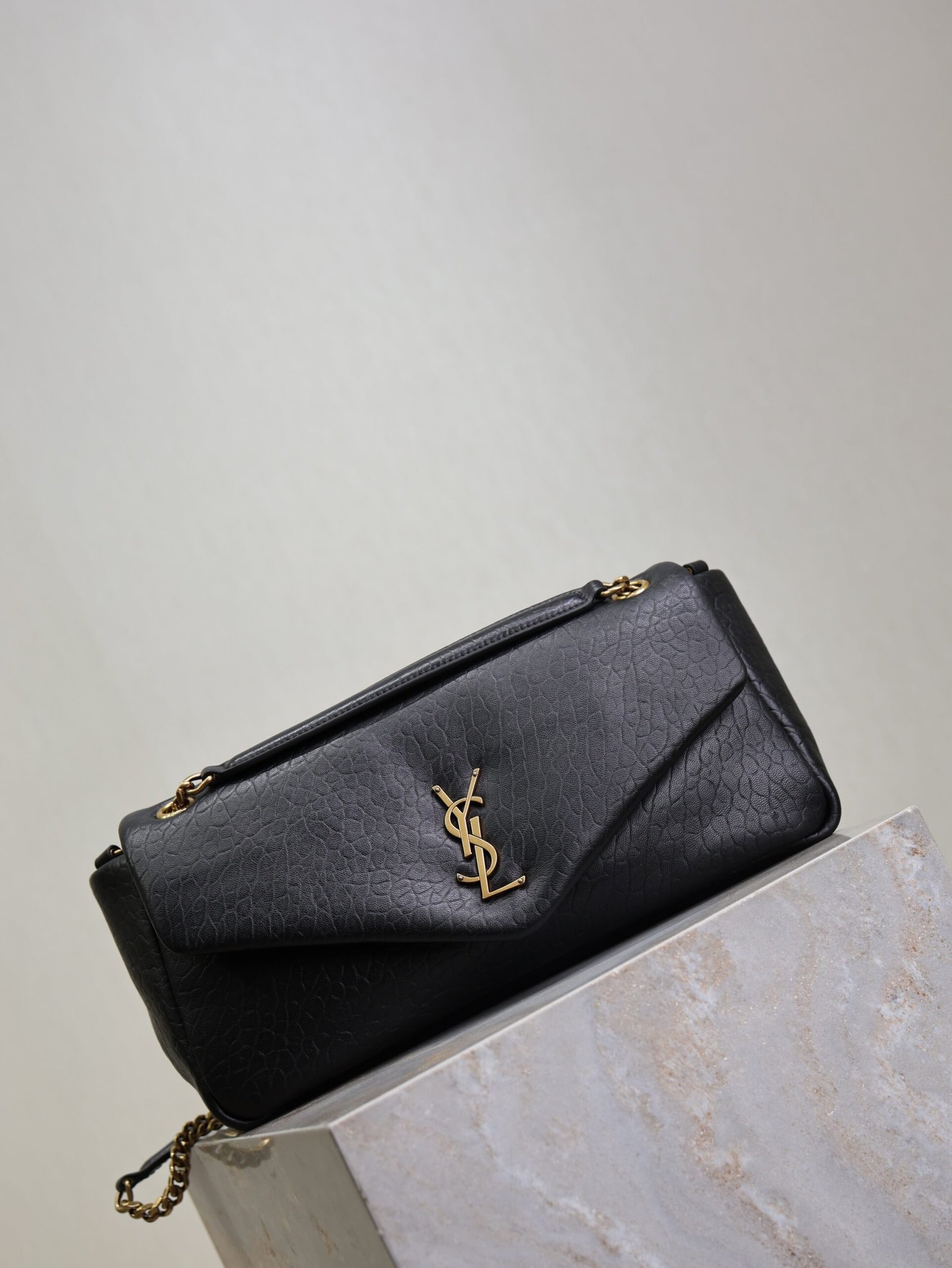 {Style No: T2QXCRRH} YSL 25S CALYPSO 30 IN BLACK GRAINED CALFSKIN GOLD HARDWARE - Image 9