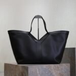 {Style No: 3NXZZ5TM} YSL 25S Y TOTE 50 IN BLACK CALFSKIN GOLD HARDWARE