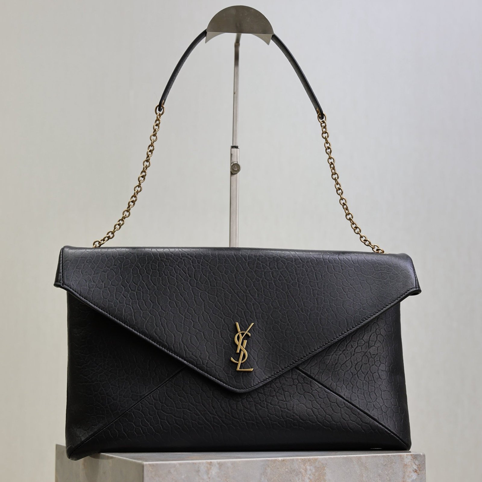 {Style No: 9ICOS8PC} YSL 25S CASSANDRE ENVELOPE MESSENGER 35 IN BLACK LAMBSKIN GOLD HARDWRE