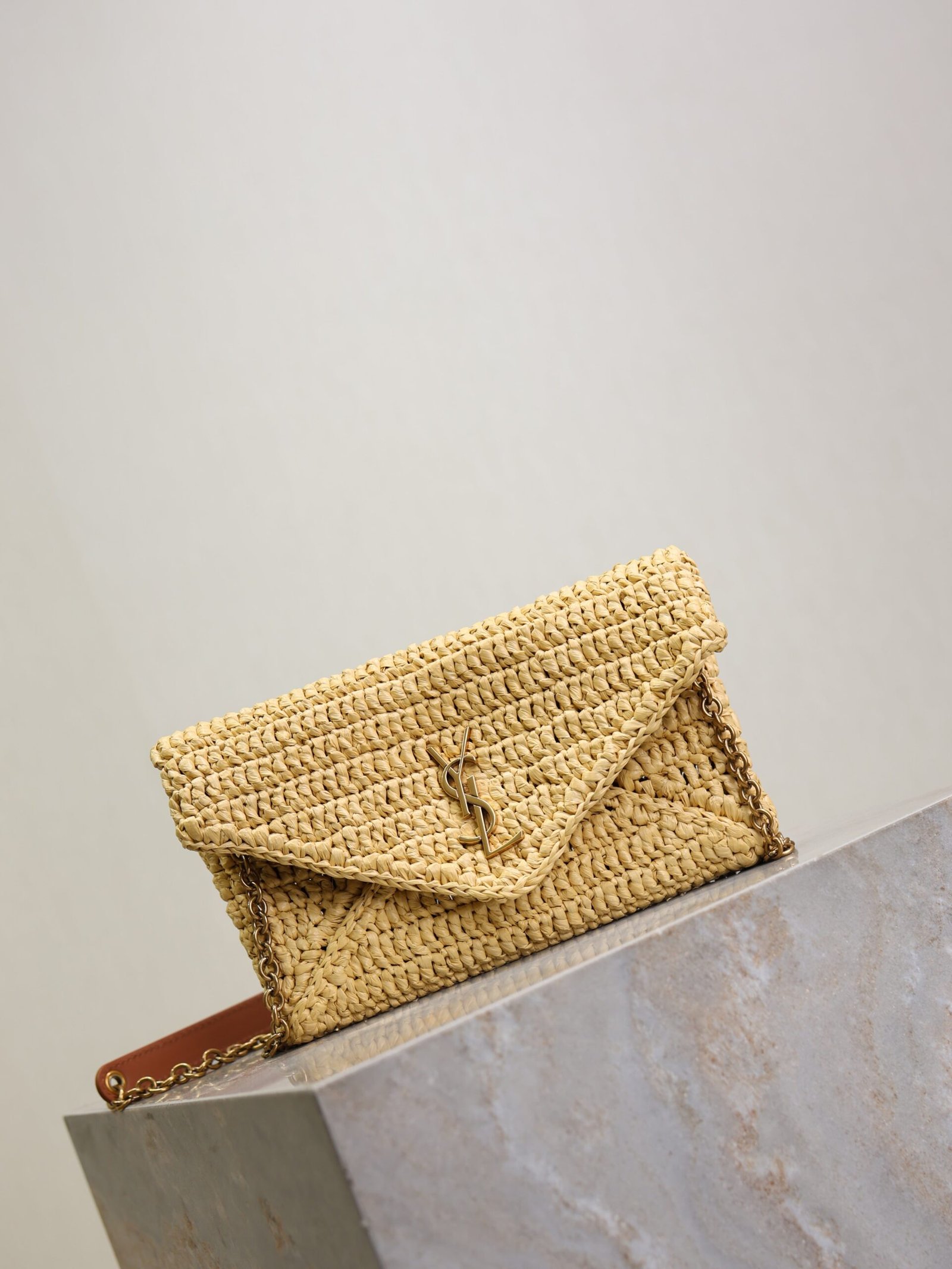 {Style No: FVRHZE1X} YSL 25S CALYPSO BAG 19 IN NATURAL RAFFIA AND CALFSKIN GOLD HARDWARE - Image 7