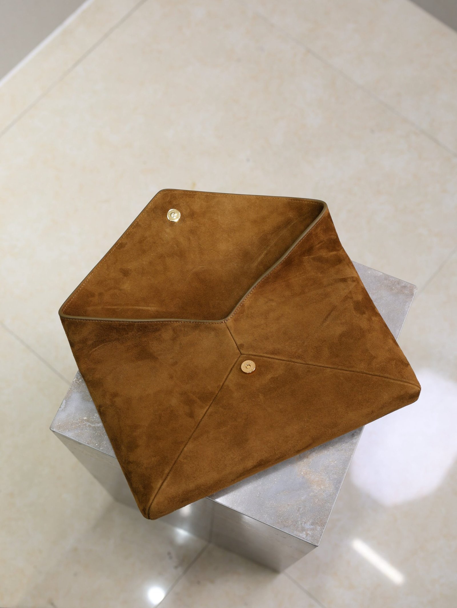 {Style No: FZYAFICI} YSL 25S CASSANDRE LARGE ENVELOPE POUCH 29 IN BURNT UMBER SUEDE GOLD HARDWRE - Image 4