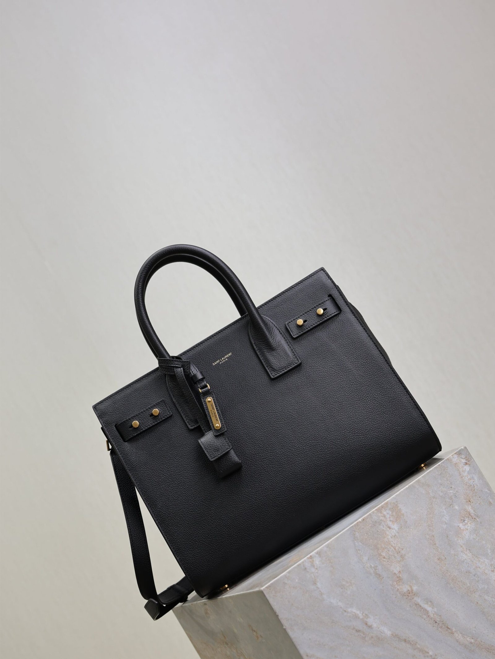 {Style No: CF17BP8N} YSL 25S SAC DE JOUR GM 32 IN BLACK SUPPLE GRAINED CALFSKIN GOLD HARDWARE - Image 7