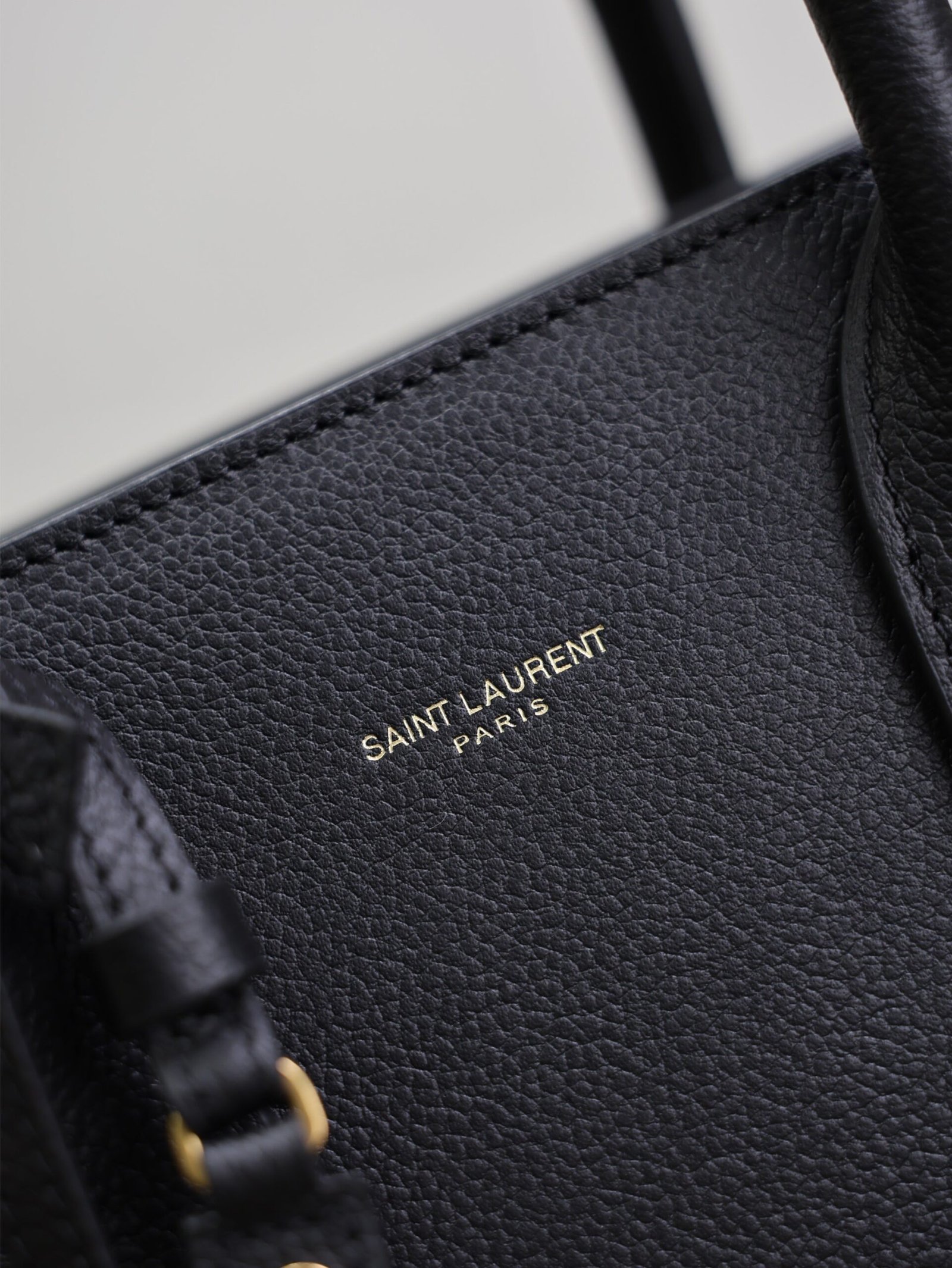 {Style No: CF17BP8N} YSL 25S SAC DE JOUR GM 32 IN BLACK SUPPLE GRAINED CALFSKIN GOLD HARDWARE - Image 9