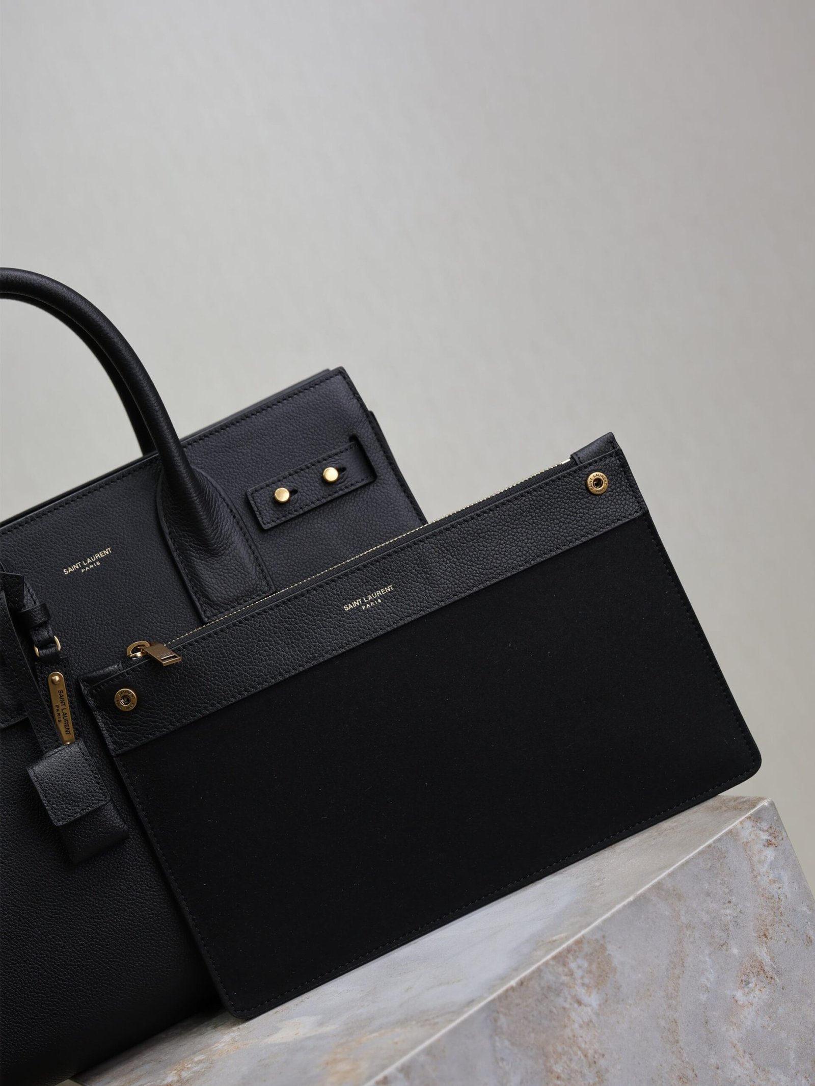 {Style No: CF17BP8N} YSL 25S SAC DE JOUR GM 32 IN BLACK SUPPLE GRAINED CALFSKIN GOLD HARDWARE - Image 8