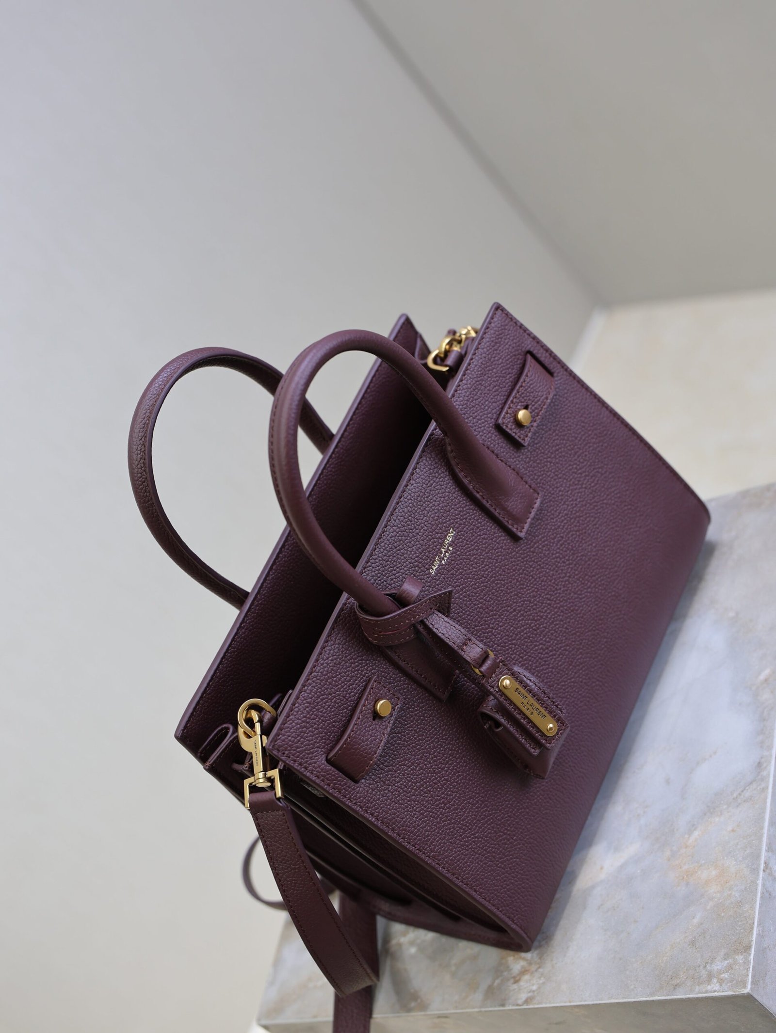 {Style No: SWGU45TW} YSL 25S SAC DE JOUR MM 26 IN ROUGE CABERNET SUPPLE GRAINED CALFSKIN - Image 4