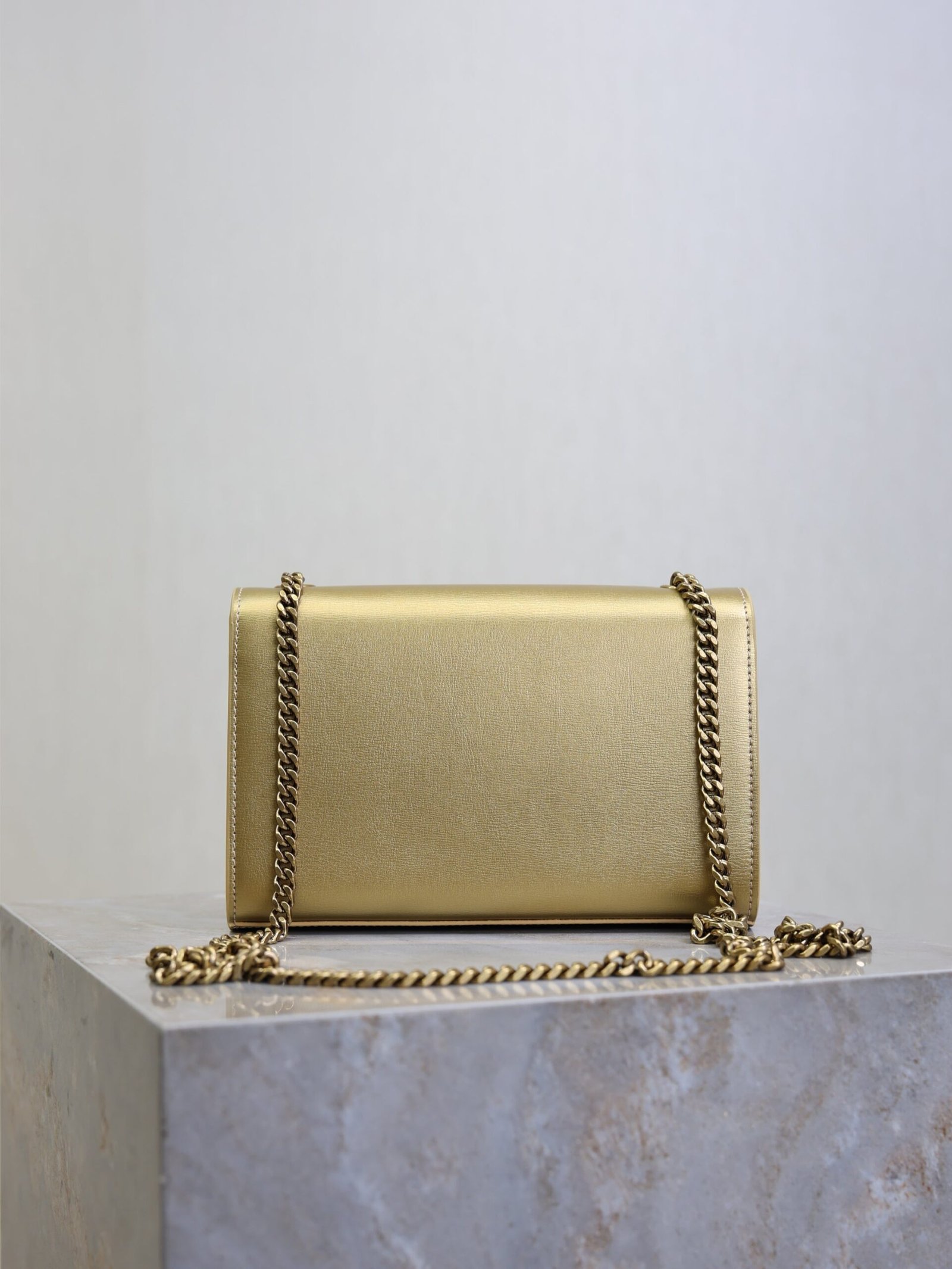 {Style No: CN58MIHE} YSL 25S KATE TASSEL 20 IN GOLD METALLIC CALFSKIN GOLD HARDWARE - Image 2
