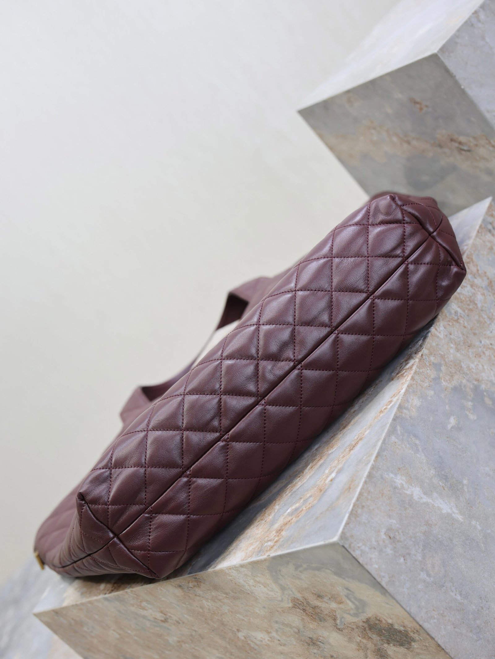 {Style No: CKGNTNSK} YSL 25S ICARE 27 IN ROUGE CABERNET QUILTED CALFSKIN GOLD HARDWRE - Image 9